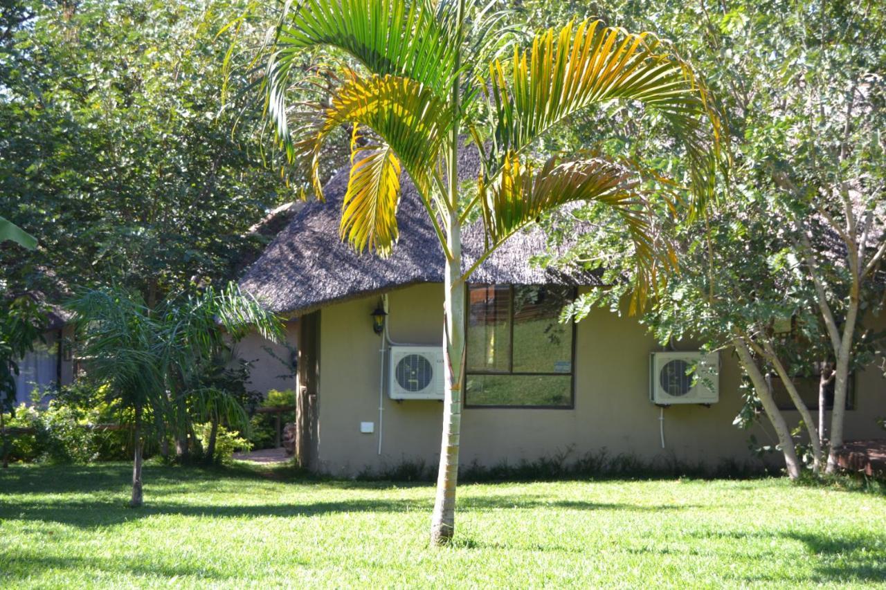 Chobe Sunset Chalets Lesoma Екстер'єр фото
