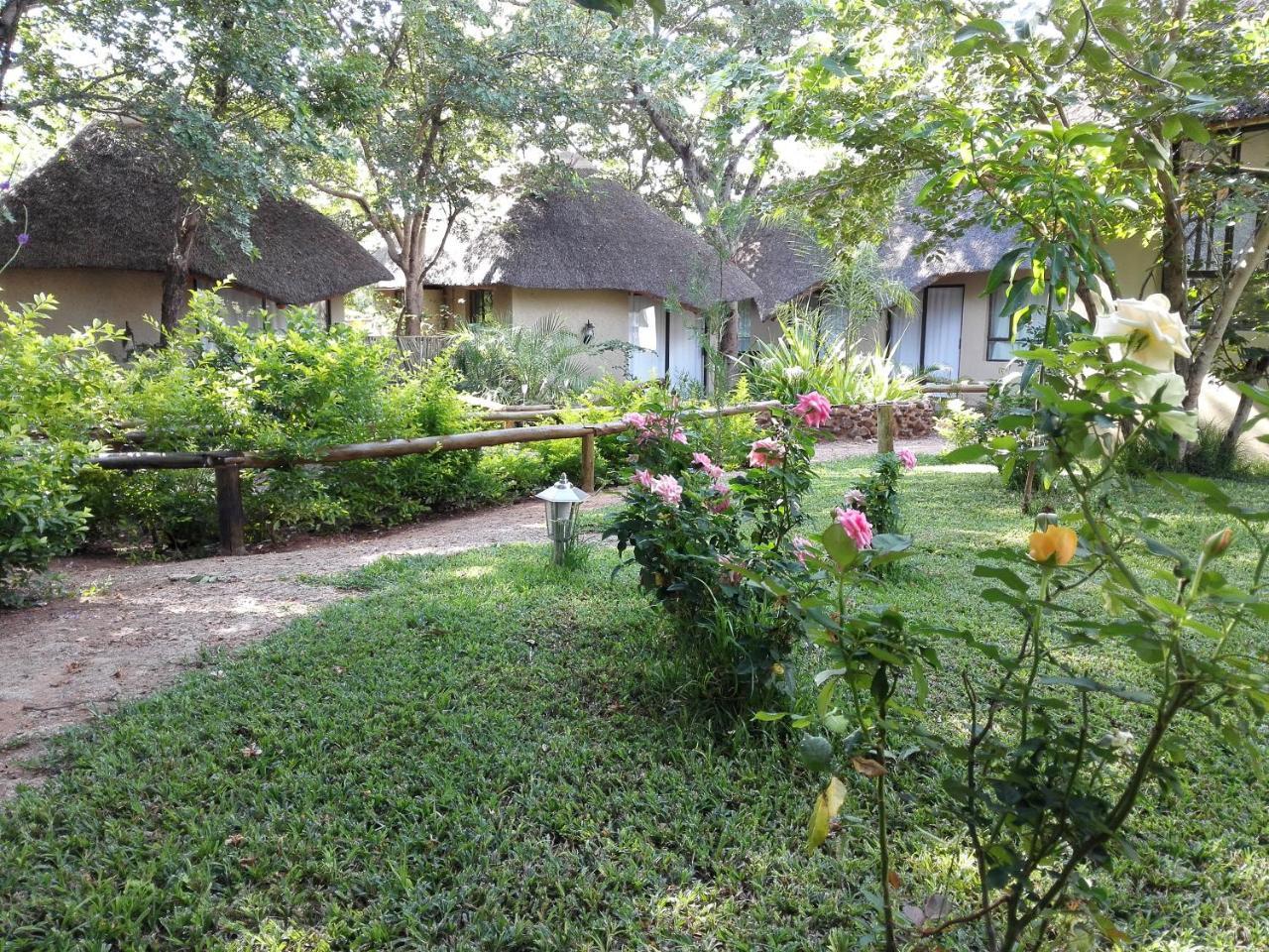 Chobe Sunset Chalets Lesoma Екстер'єр фото
