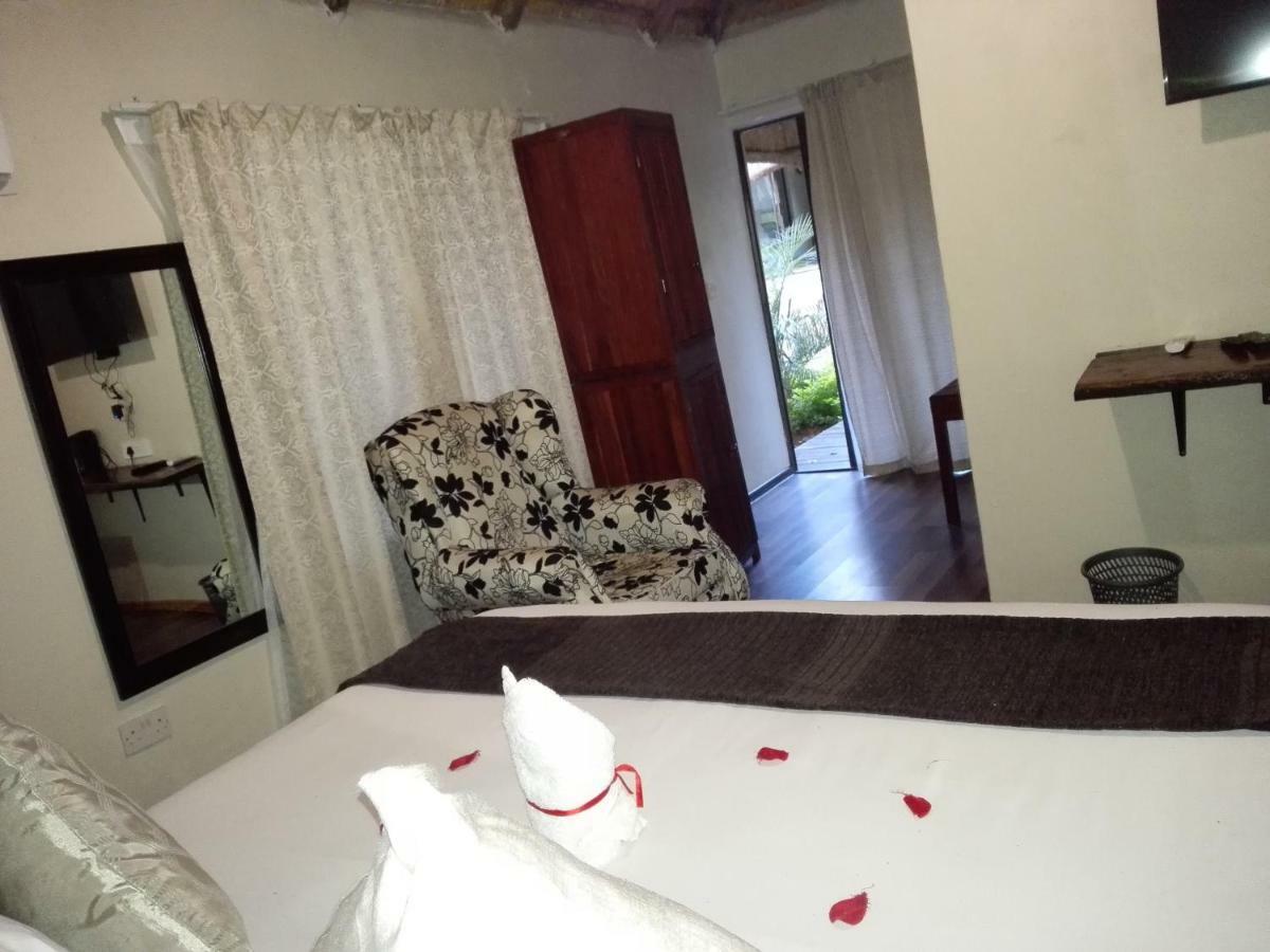 Chobe Sunset Chalets Lesoma Екстер'єр фото